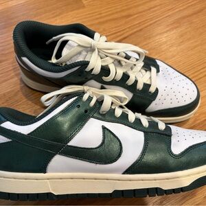 Nike Dunks Pro Green Sz 8.5 women